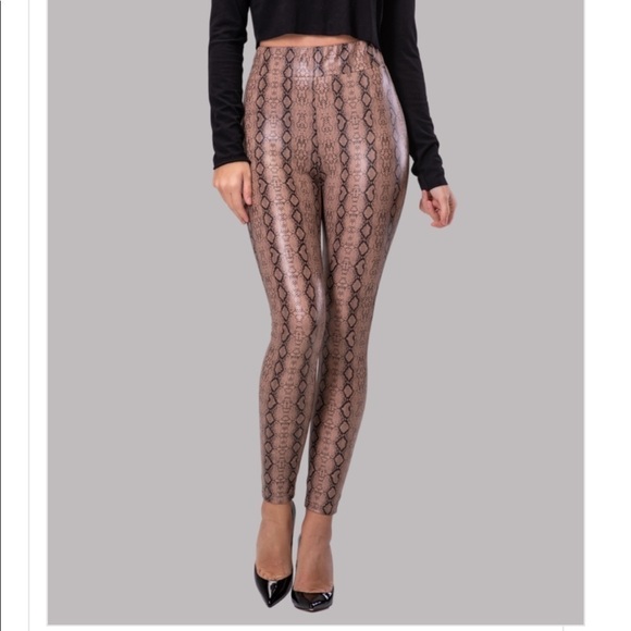 By Egreis tan faux leather snake print leggings in Large.  Nwt - Picture 1 of 3